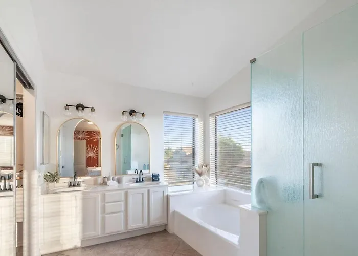 Paradise Sportscourt Heated Pool Gameroom Holiday home Peoria